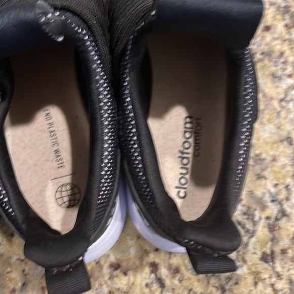 Two pairs adidas cloud run lite shoes - Picture 5 of 10